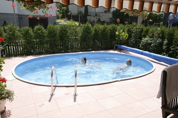 Бассейн Azuro Deluxe 404DL овал 5,5х3,7х1,2 м, объем 21м3, Каркас, пленка, без оборудования