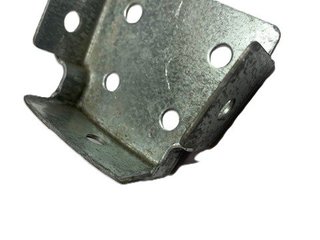 Соединитель нижний крепежный вертикальной стойки (Azuro DL 404/405/407) (1320154)