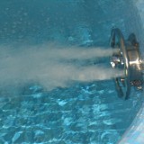 Форсунки для создания искусственного течения в стационарном плавательном бассейне