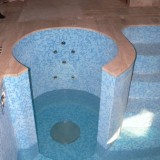 Гидромассаж в закрытом скиммерном бассейне