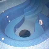 Спа бассейн с форсунками для гидромассажа в пристройке частного дома