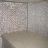 Турецкая баня в частном доме с мраморными лежаками с подогревом