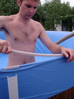 Закрепление плёнки в бассейне